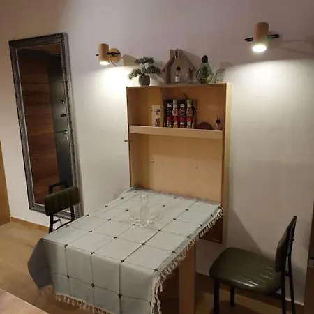 Frequency 286 * טיראנה