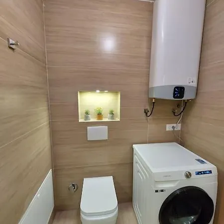 Frequency 286 * טיראנה