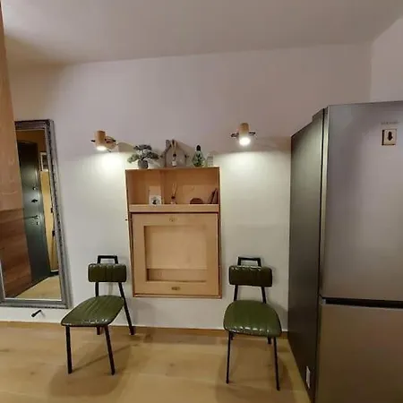 דירה Frequency 286 טיראנה