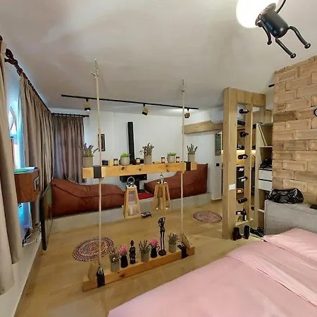 Frequency 286 * Tirana